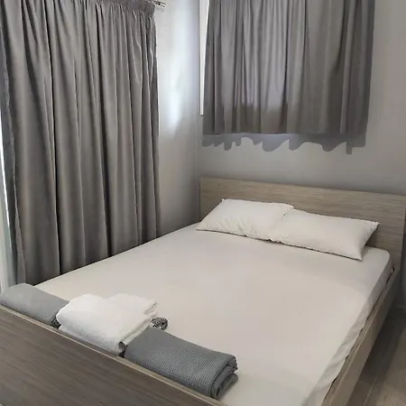 Nikos House Studio 1 παραλία οφρυνίου Apartment *